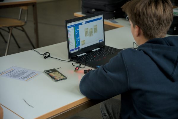 2025-09-11_MoMO_Mikrocontroller-Werkstatt_10