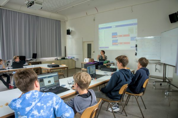 2025-09-11_MoMO_Mikrocontroller-Werkstatt_15