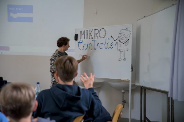 2025-09-11_MoMO_Mikrocontroller-Werkstatt_16