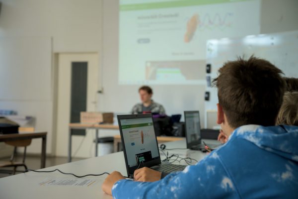 2025-09-11_MoMO_Mikrocontroller-Werkstatt_4