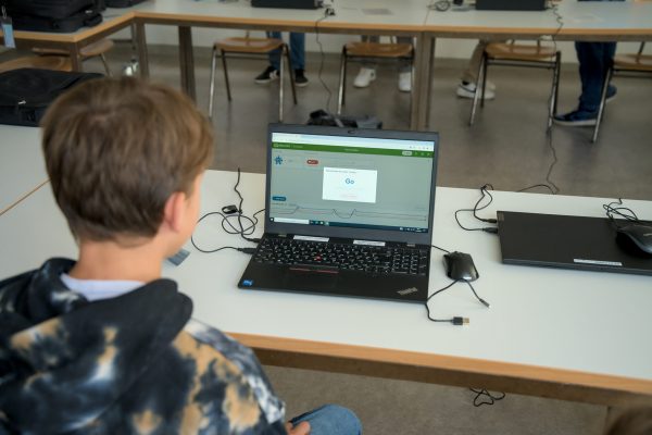 2025-09-11_MoMO_Mikrocontroller-Werkstatt_8